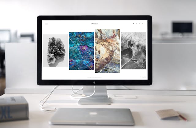 Bildschirm mit Websites von einer Webdesign Agentur